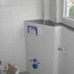 Wc Ablage mit Bodenfliesen verfliest