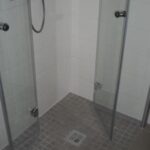 bodenebene Dusche mit Falttür